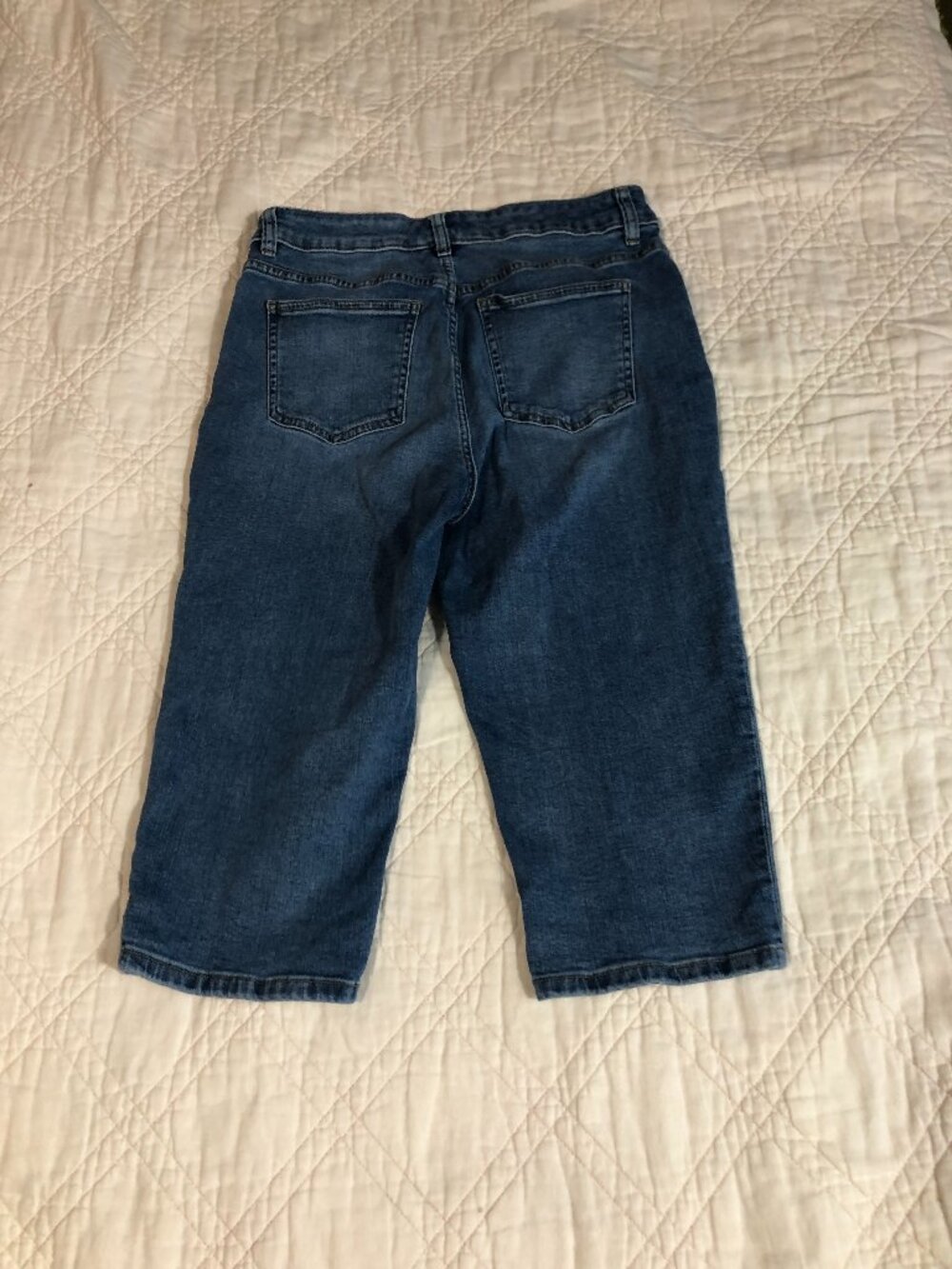 Chaps Denim Capri, Size 8